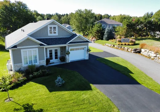Bungalow for sale - 61 Av. des Jardins, Magog, J1X6X1
