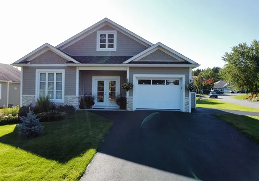 House for sale - 61 Av. des Jardins, Magog, J1X 6X1