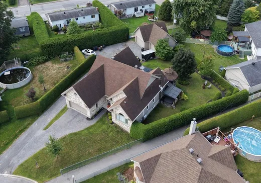 Maison à vendre - 14235 Av. des Oliviers, Saint-Hyacinthe, J2R 2J7