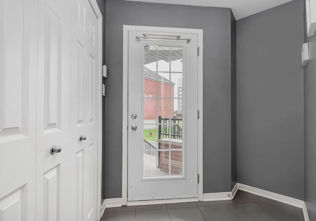1727 Av. de la Gare — photo 2