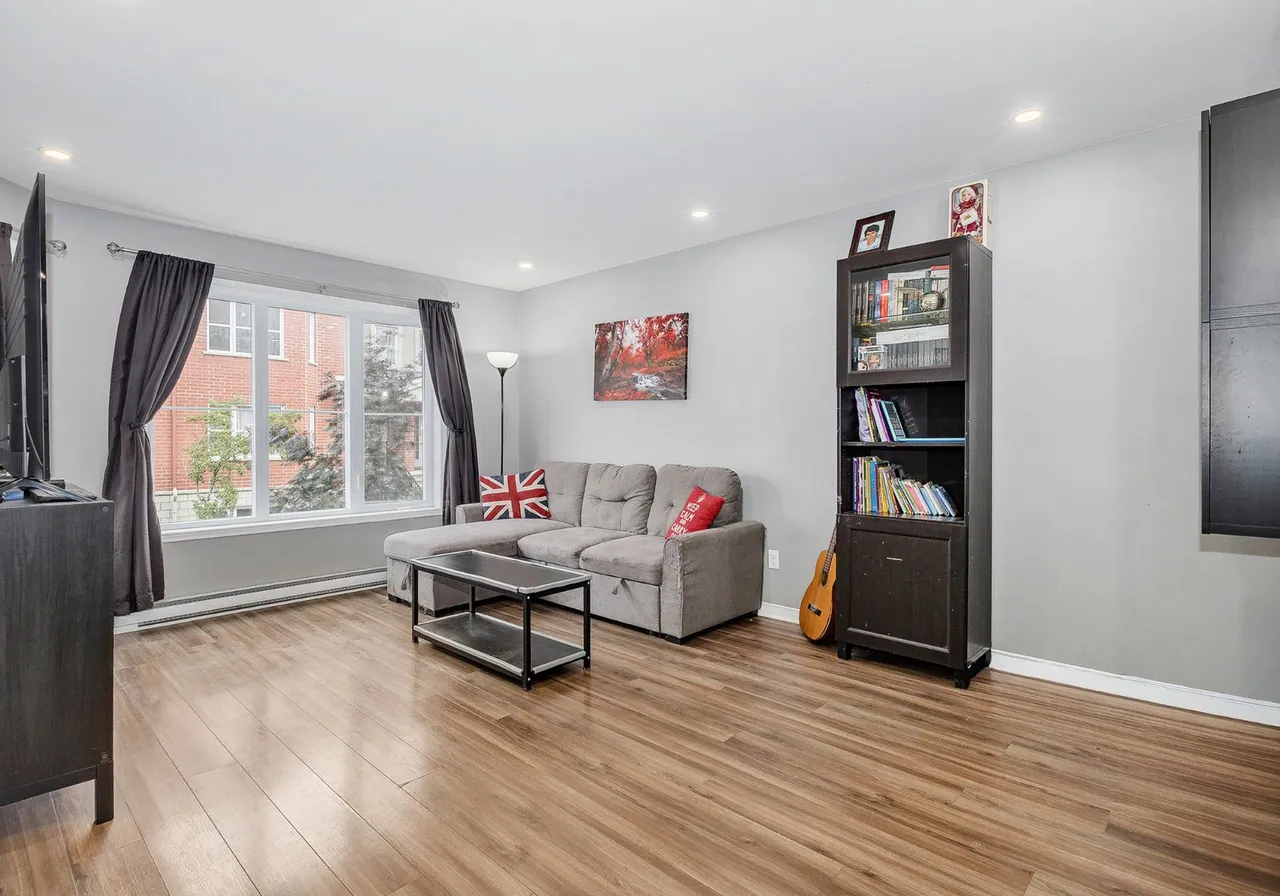 1727 Av. de la Gare — photo 3
