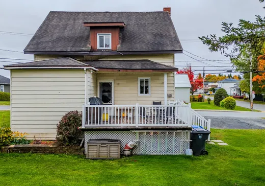 House for sale - 185 Rue de l'Église, St-Gedeon-De-Beauce, G0M 1T0