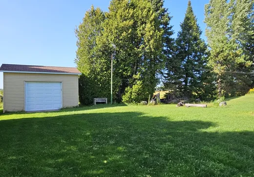 Maison à vendre - 10 Av. Clough, Saint-Célestin, J0C 1G0