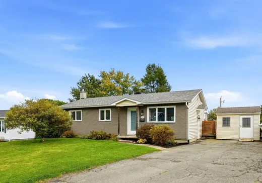 Bungalow à vendre - 1330 Rue des Lys, Sherbrooke, J1E3N6