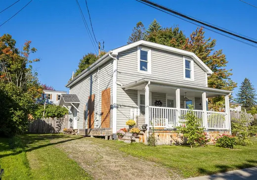 Two or more stories for sale - 1119 Rue Évangeline, Sherbrooke, J1H5A1