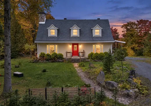 Maison à étages à vendre - 661 Ch. de la Montagne, Saint-Sauveur, J0R1K0