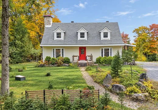 Maison à vendre - 661 Ch. de la Montagne, Saint-Sauveur, J0R 1K0