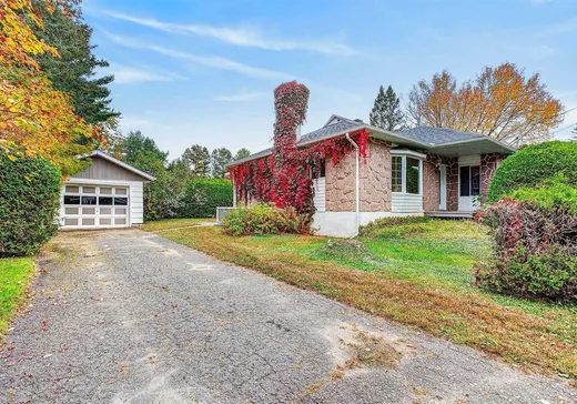 Bungalow à vendre - 715 Rue Lafleur, Mont-Tremblant, J8E3H1