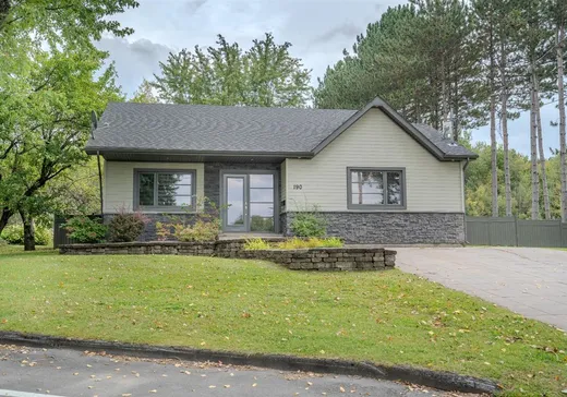 Bungalow à vendre - 190 Rue Genest, Val des Sources, J1T1A9