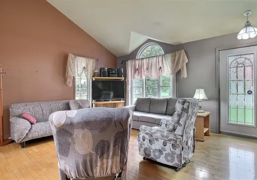 Maison à vendre - 3 2e Avenue O., Saint-Adalbert, J0A 1E0