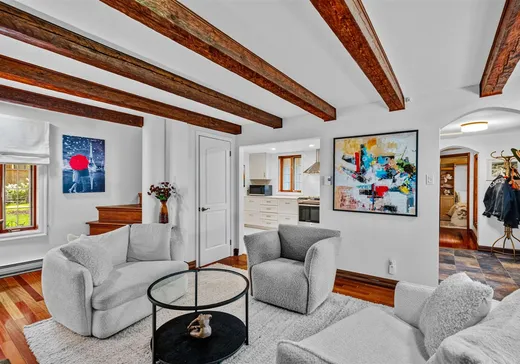 Maison à vendre - 31 Av. Chartier, Saint-Sauveur, J0R 1R0