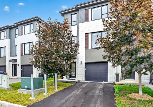 Maison à étages à vendre - 18075 Rue de Chenonceau, Mirabel, J7J0S2