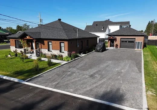 Maison à vendre - 202 Rue des Bâtisseurs, Chicoutimi-Jonquière, G7P 0K3