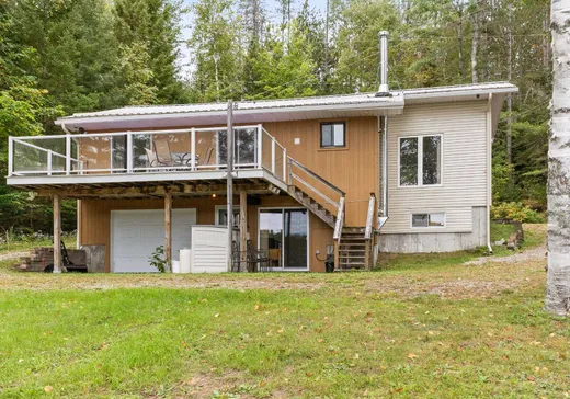 Maison à étages à vendre - 36 Ch. Giroux, Notre-Dame-de-Pontmain, J0W1S0