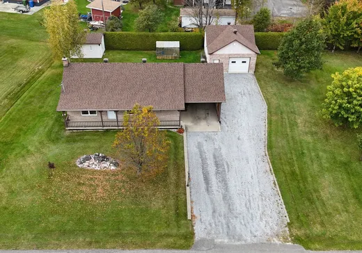 House for sale - 175 7e Avenue, Weedon, J0B 3J0