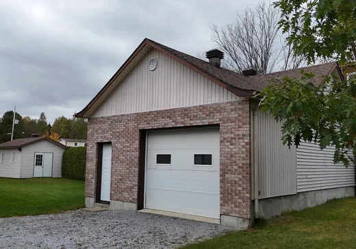 House for sale - 175 7e Avenue, Weedon, J0B 3J0