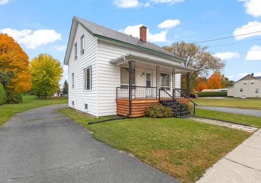 Maison à étages à vendre - 282 1re Avenue N., St-Gedeon-De-Beauce, G0M1T0