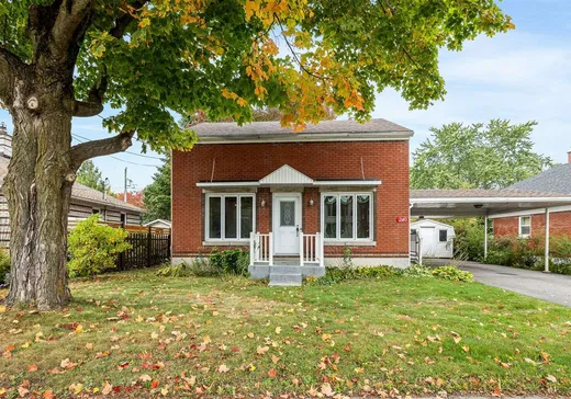 Maison à vendre - 240 Rue Dufferin, Granby, J2G 4X8