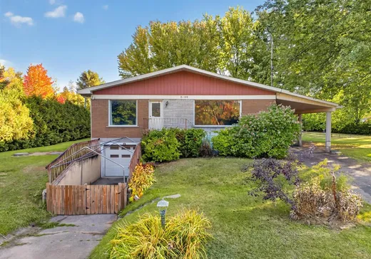 Maison à vendre - 8100 Boul. St-Joseph, St-Nicephore, J2A 3W6