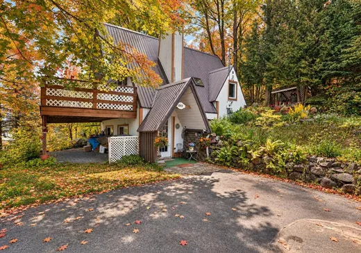 Two or more stories for sale - 692 2e rue du Domaine-Pagé, Saint-Sauveur, J0R1R3