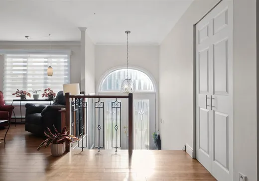 Maison à vendre - 275 Rue Léa, Laval (Saint-François), H7A 2L5