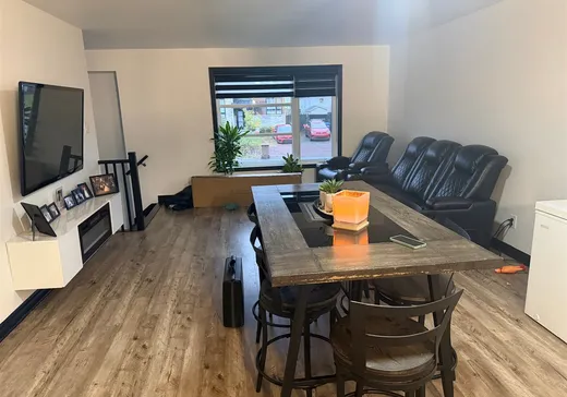 Maison à vendre - 17 Rue du Cardinal, Lachute, J8G 0C7