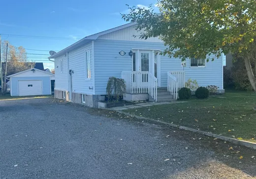 Bungalow à vendre - 910 11e Avenue, Senneterre, J0Y2M0
