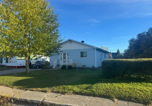 Maison à vendre - 910 11e Avenue, Senneterre, J0Y 2M0