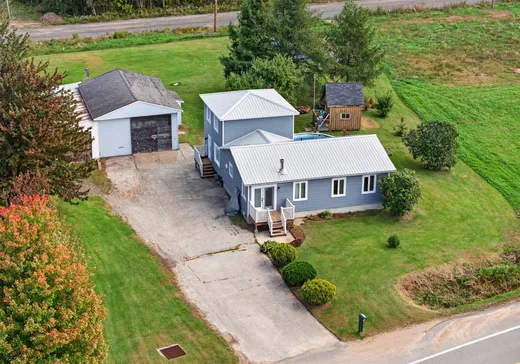 Two or more stories for sale - 123 Route 218, St-Pierre-Les-Becquets, G0X2Z0
