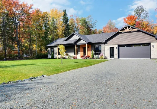 House for sale - 335 Rue des Hérons, Val des Sources, J1T 3M7