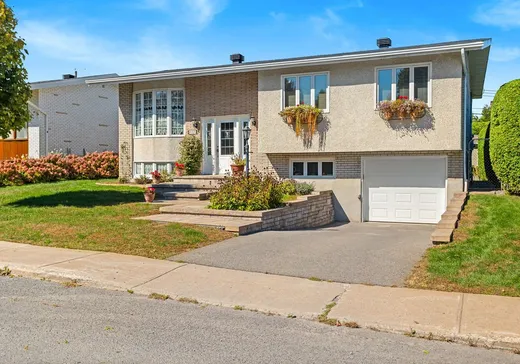 Maison à étages à vendre - 332 Rue Lupin, Laval (Chomedey), H7N1C8