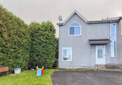 Maison à étages à vendre - 1218 Rue St-Joseph, Chambly, J3L5S5
