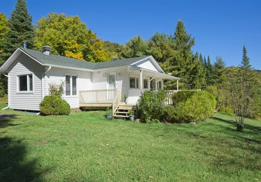 House for sale - 2764 Ch. du Lac-du-Raquetteur, Mont-Blanc, J0T 2G0