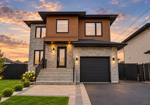 Maison à étages à vendre - 716 Rue des Dahlias, Salaberry-de-Valleyfield, J6S0N2