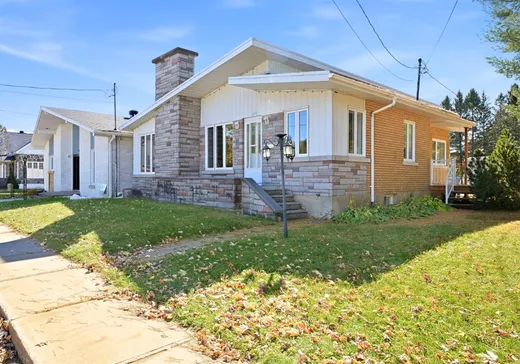 Bungalow à vendre - 2371 Av. Principale, St-Élie-de-Caxton, G0X2N0