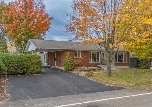 House for sale - 15 Rue Leblanc, Warwick, J0A 1M0