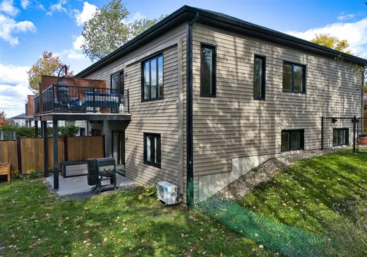 Maison à vendre - 71 Av. de l'Ail-des-Bois, Magog, J1X 0X6
