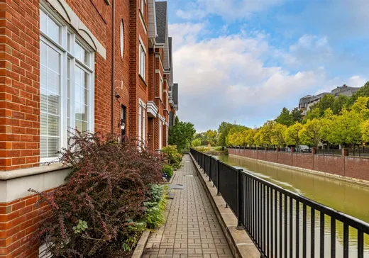 Maison à vendre - 2472 Rue des Harfangs, Montréal (Saint-Laurent), H4R 2Y6