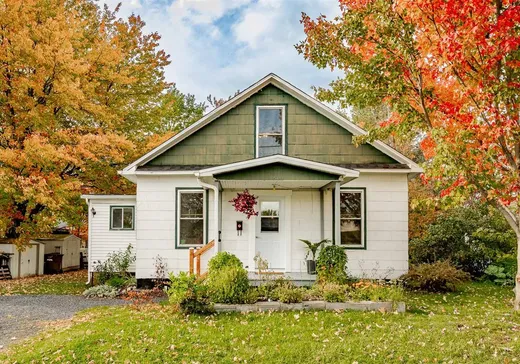 Two or more stories for sale - 509 Rue Pie-XII N., Magog, J1X4E1