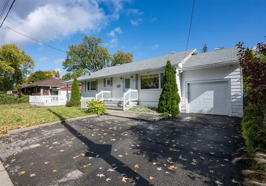 Maison à vendre - 77 Boul. du Bon-Pasteur, Laval (Laval-des-Rapides), H7N 3R1