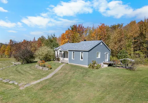 Fermette à vendre - 8Z Rue Western, Waterloo, J0E 2N0