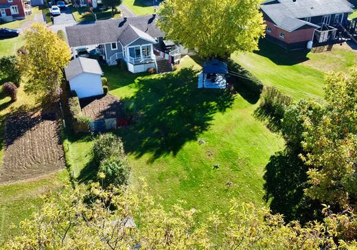 House for sale - 40 Rue Lacharité, St-Francois-Du-Lac, J0G 1M0