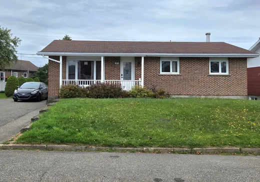 Maison à étages à vendre - 211 Rue Fillion, Matane, G4W3T8