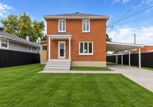 Two or more stories for sale - 2760 Rue St-Charles, Saint-Hyacinthe, J2T1W5