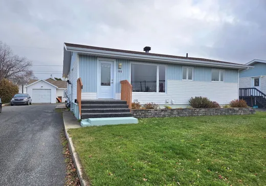 Maison à étages à vendre - 388 Boul. Dion, Matane, G4W3M3