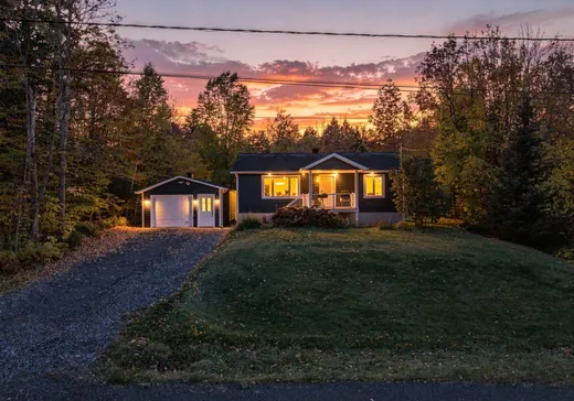 Bungalow à vendre - 30 Rue Bordeleau, Magog, J1X0M9