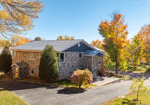 Maison à vendre - 4 Rue Claude-Bouchard, Petite-Riviere-St-François, G0A 2L0