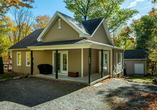 Maison à vendre - 688 Rue Louise, Sainte-Sophie, J5J 2J8