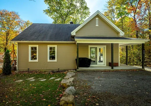 Maison à vendre - 688 Rue Louise, Sainte-Sophie, J5J 2J8