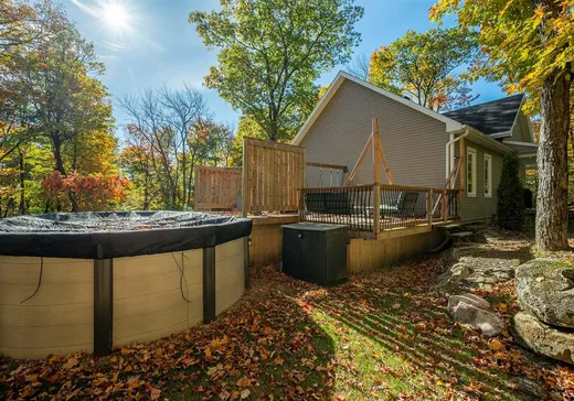 Maison à vendre - 688 Rue Louise, Sainte-Sophie, J5J 2J8
